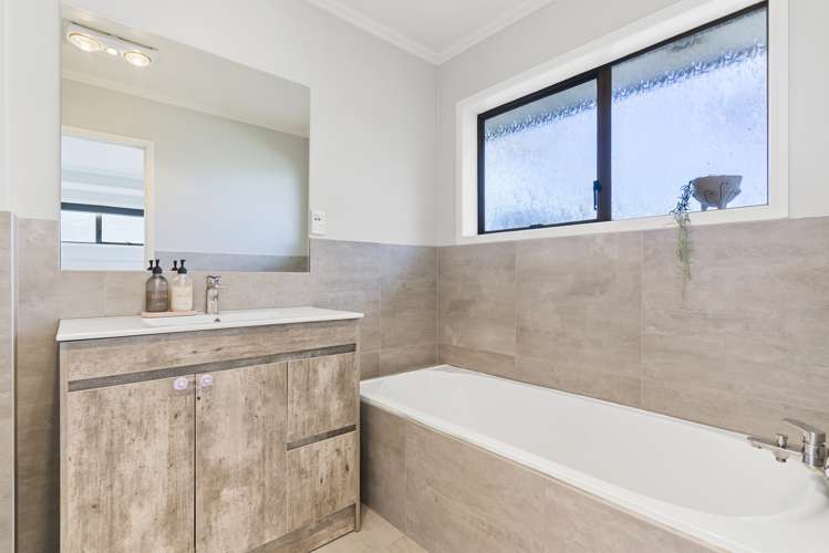 2/42 Raleigh Road Northcote_10