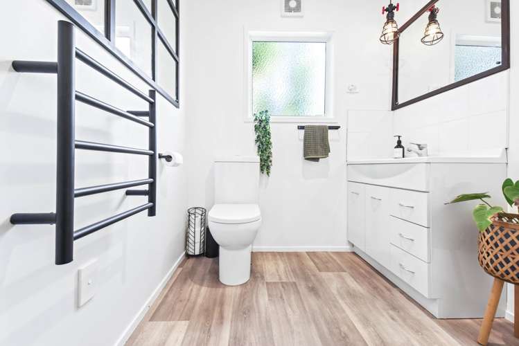 1297B Whangaparaoa Road Army Bay_16