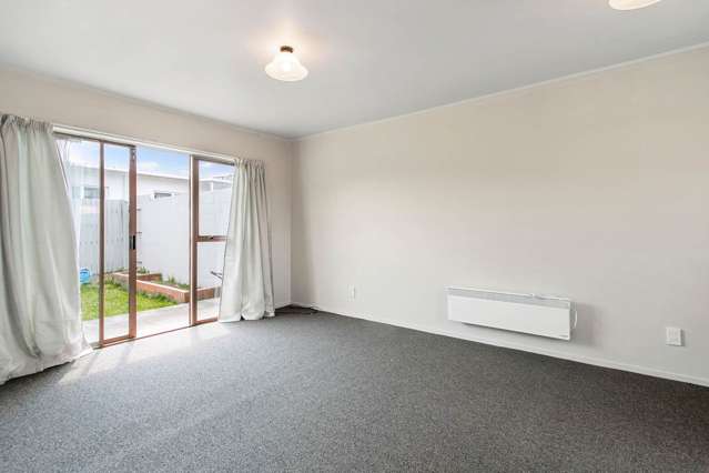 2/138 Hutchinson Avenue New Lynn_3