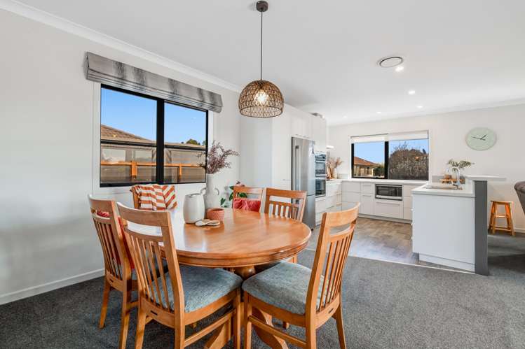 7 Raabia Close Parakai_14