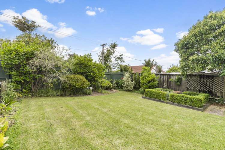 2/253 Glenfield Road Hillcrest_19