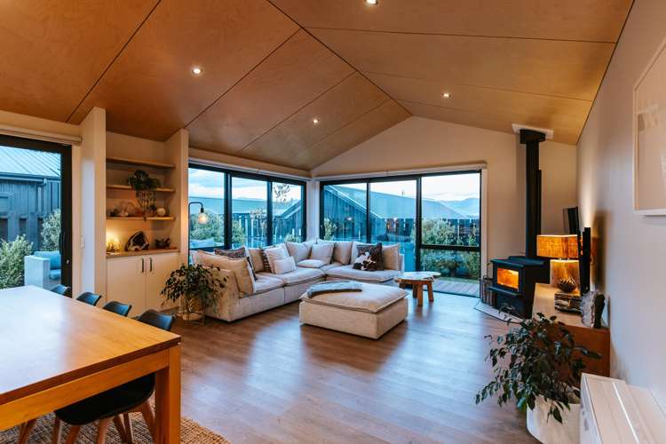 8 Linnburn Road Wanaka_12