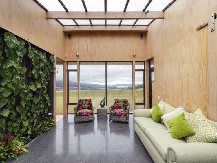 153 Bing Lucas Drive Tawa_8