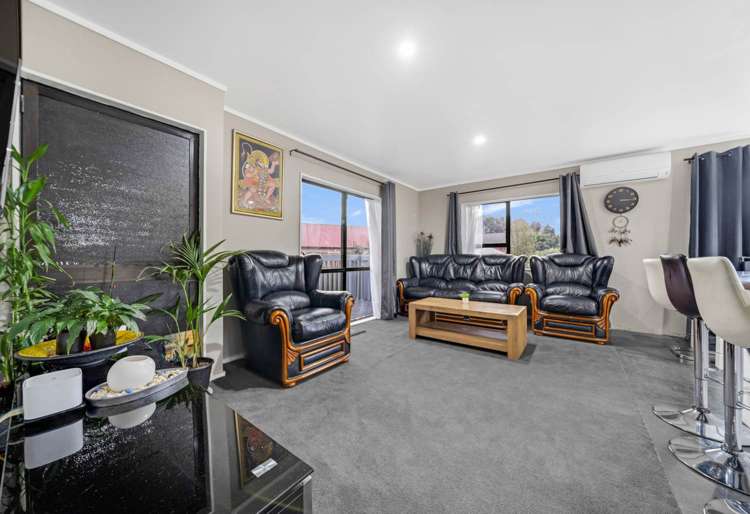 2/33 Seaward Place Wattle Downs_7