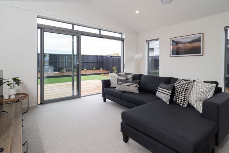 6 Strowan Avenue Elgin_10