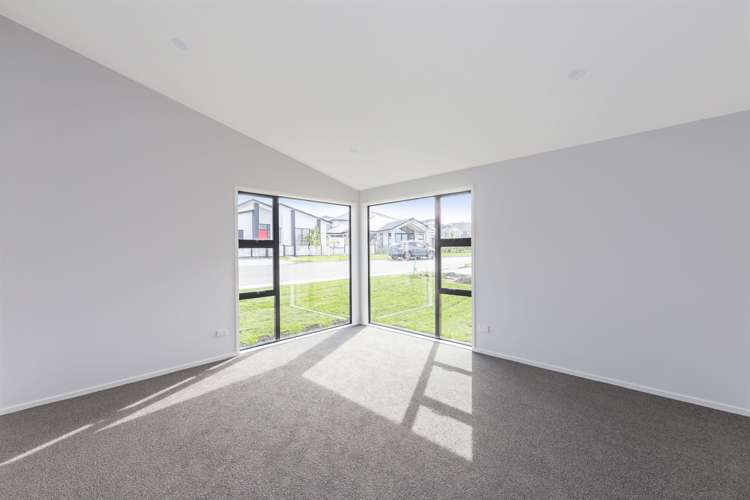 62 Colonial Drive Silverdale_5