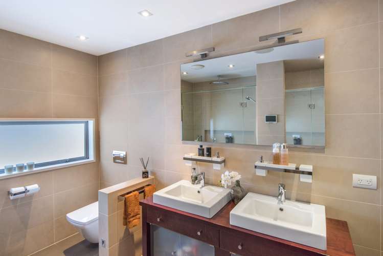 62 Seaview Road Castor Bay_11