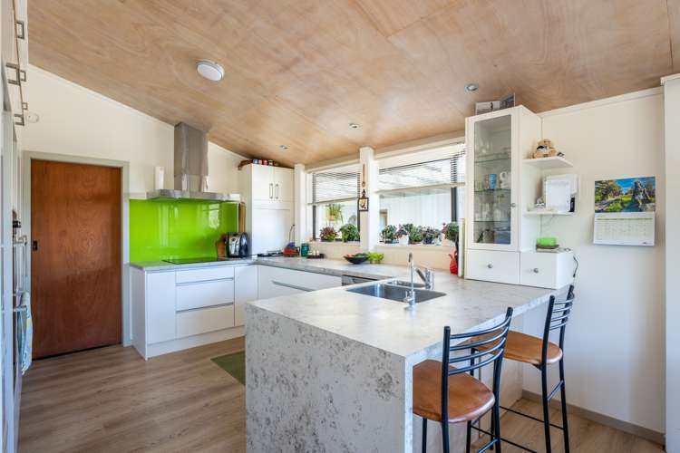 30 Takiroa Street Urenui_17