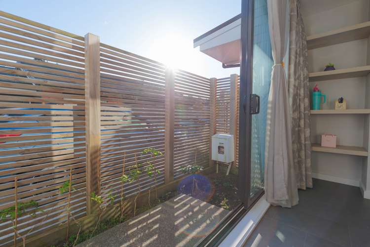 2/60 Broderick Road Johnsonville_12