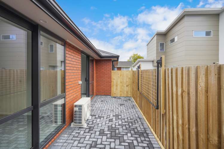 2/165 Knighton Road Hillcrest_9