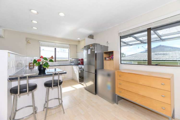 25 Glen Close Glen Eden_9