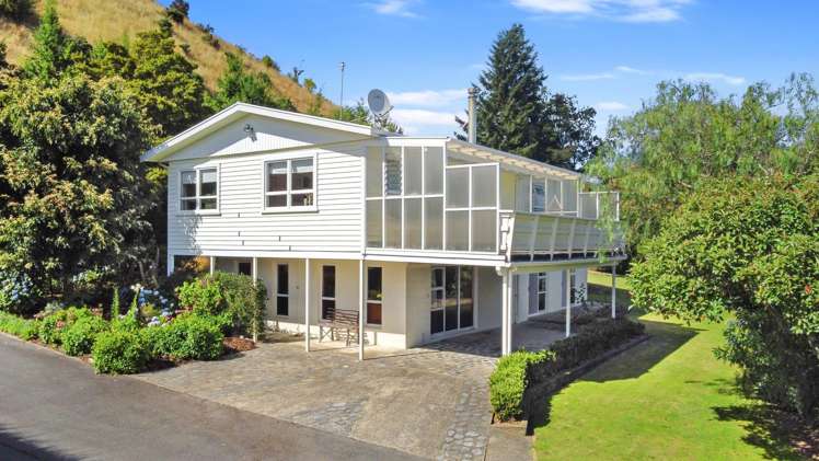 126 Lord Rutherford Road South_0