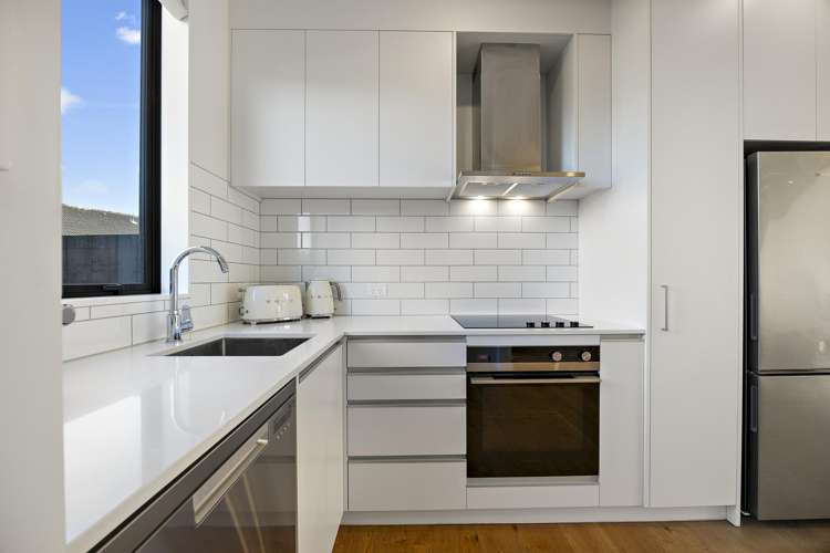 12/82 East Coast Road Milford_8