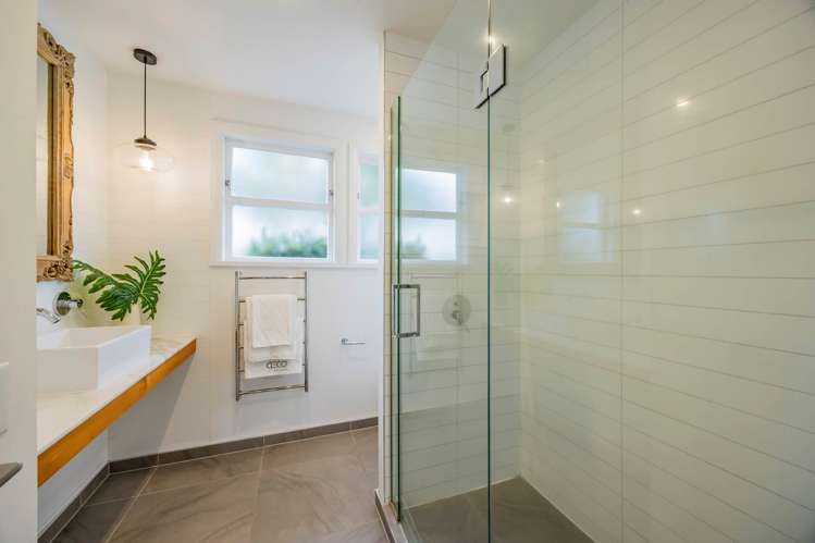 12 Bayside Avenue Te Atatu South_26