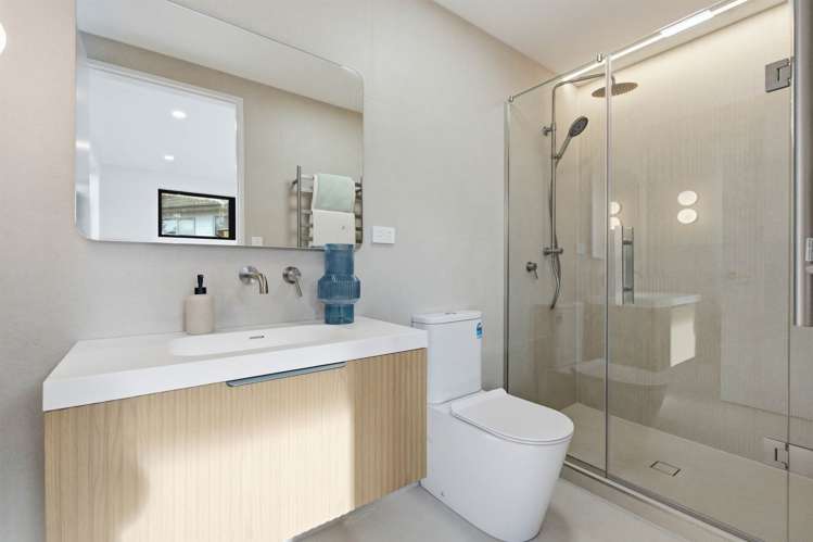 1-4/16 Tetrarch Place Totara Vale_20