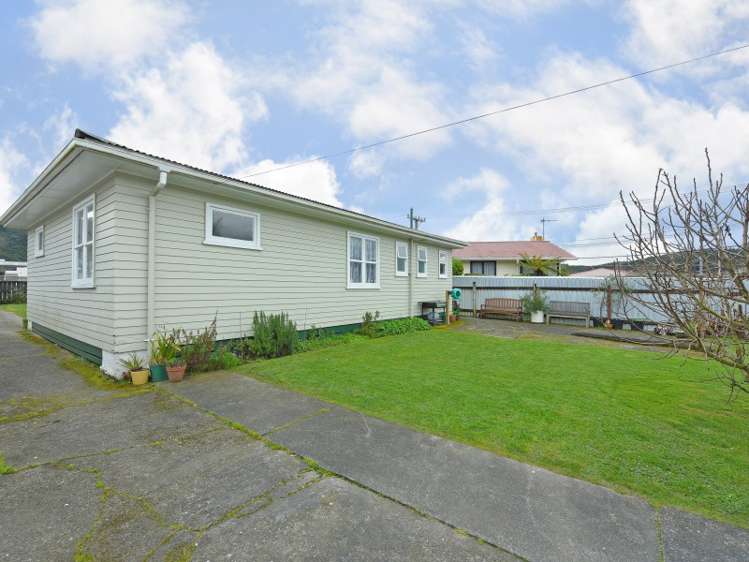 10 Parkway Wainuiomata_14