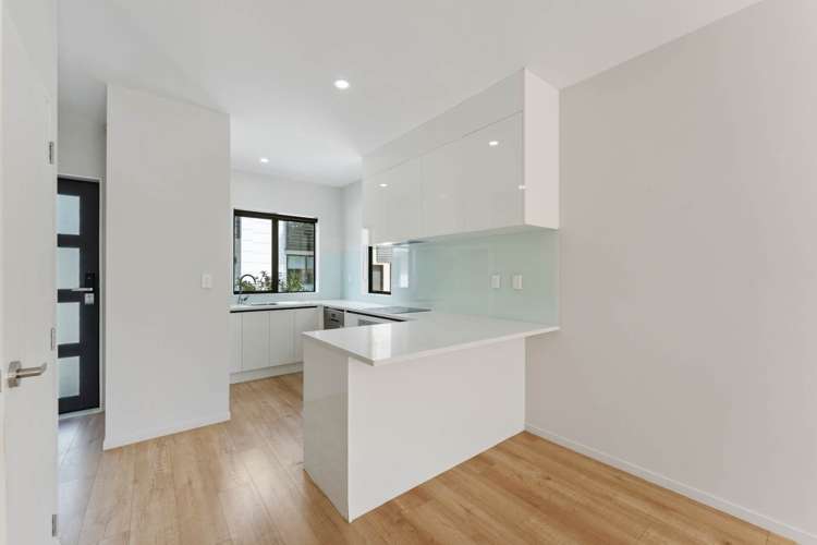 7/224 Princes Street East_5