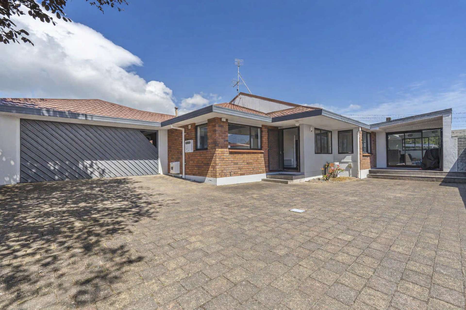 2/171 Powderham Street New Plymouth Central_0