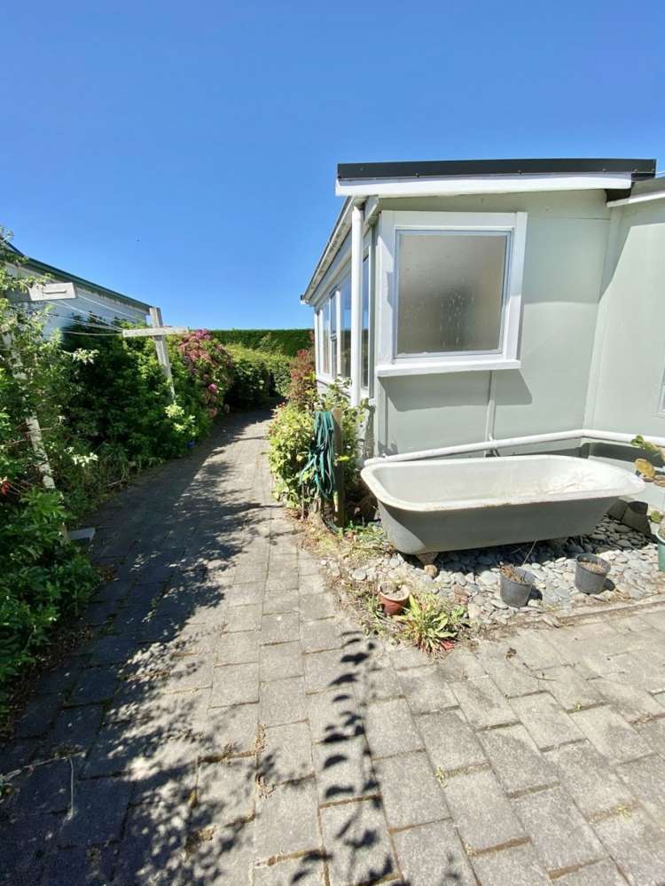 12 Pacific Drive Southbridge_17