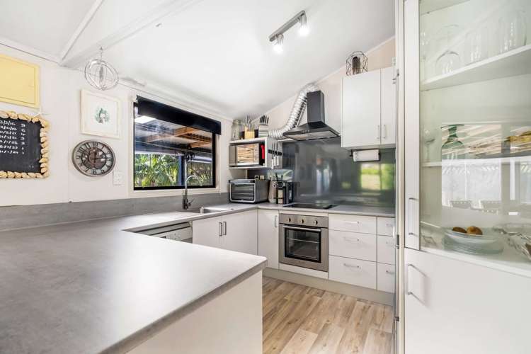 54 Powells Road Cable Bay_7