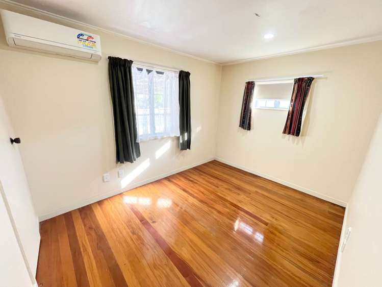 187 Portage Road New Lynn_16