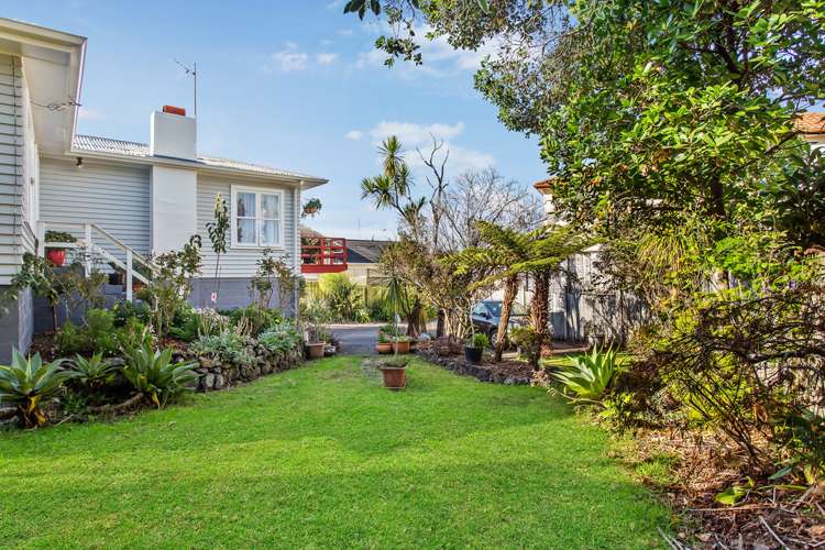 18 Quona Avenue Mount Roskill_1