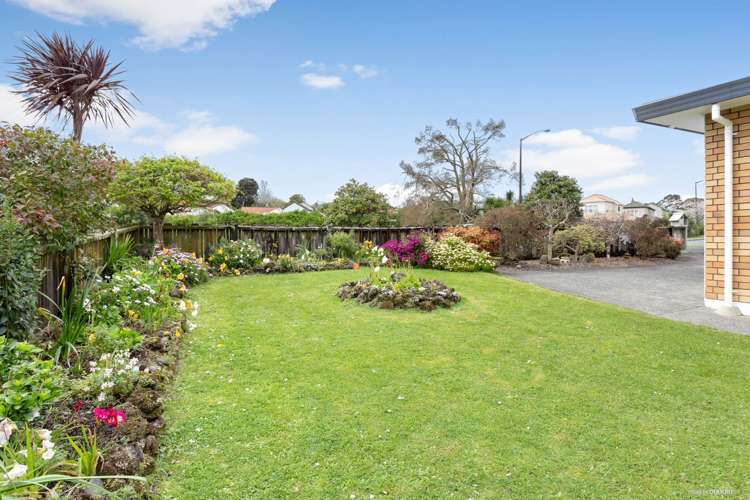 24 Central Park Drive Te Atatu South_1