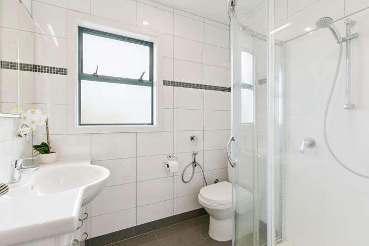 54 Akaroa Drive Maupuia_17