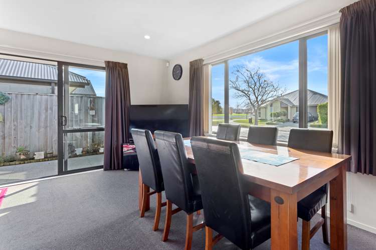 4 Charente Way Yaldhurst_10