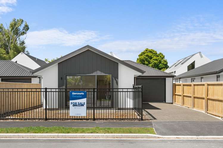 2/4 Ramore Place Redwood_12