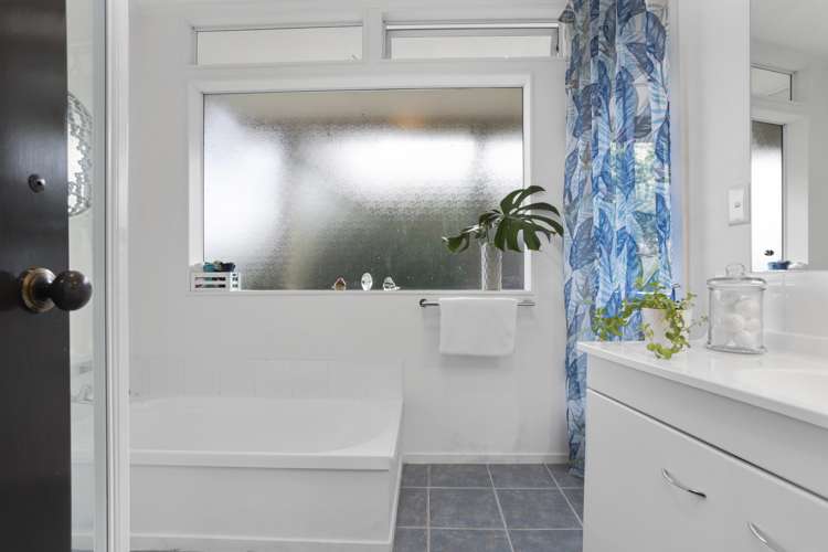 102 Huia Road Titirangi_21