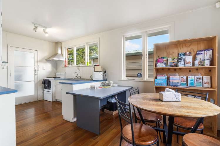 7 Woodford Avenue Henderson_22