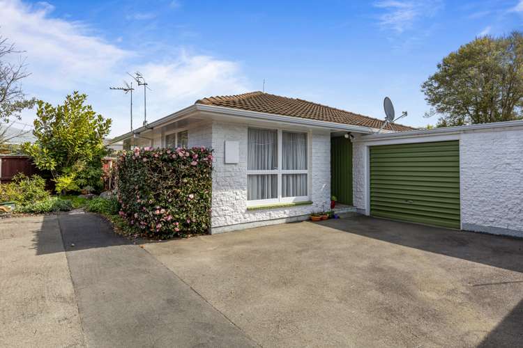 2/4 Gothic Place Ilam_12