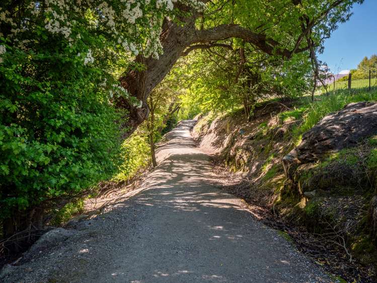 7 Arrowtown-Lake Hayes Road Dalefield/Wakatipu Basin_22