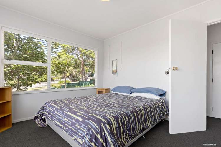 2 Puketitiro Street Glen Eden_15