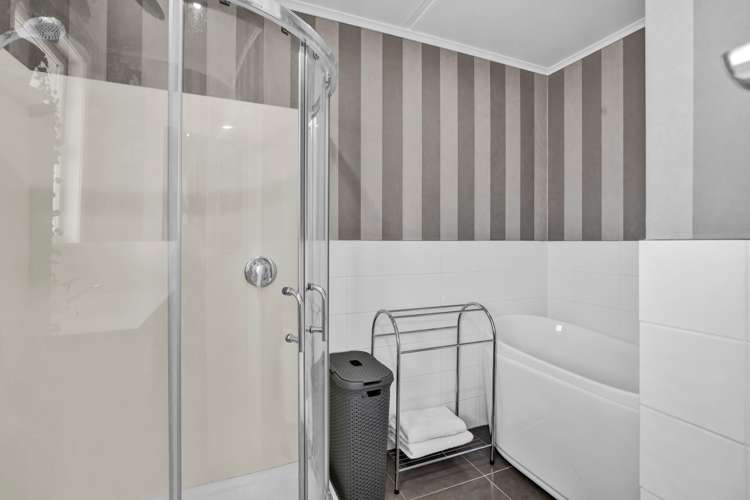 94 South Road Manaia_13