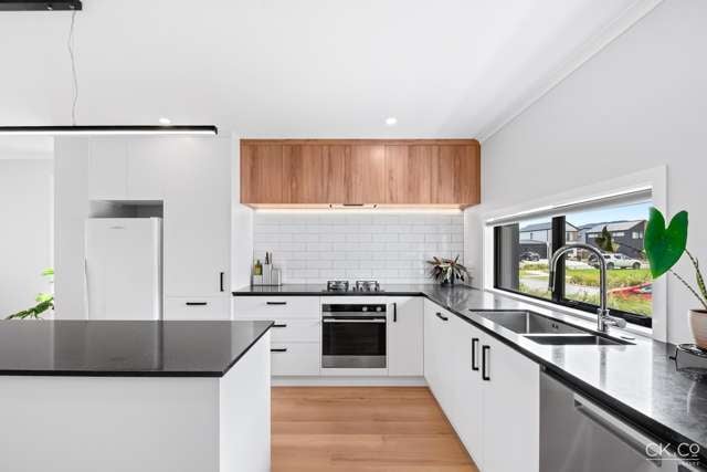 7 Mawai Hakona Drive Wallaceville_1