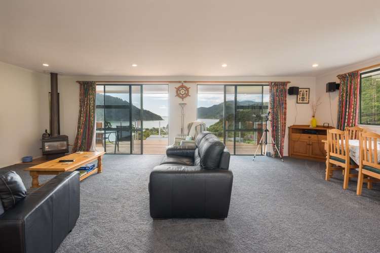 3 Ruataniwha Place Okiwi Bay_1