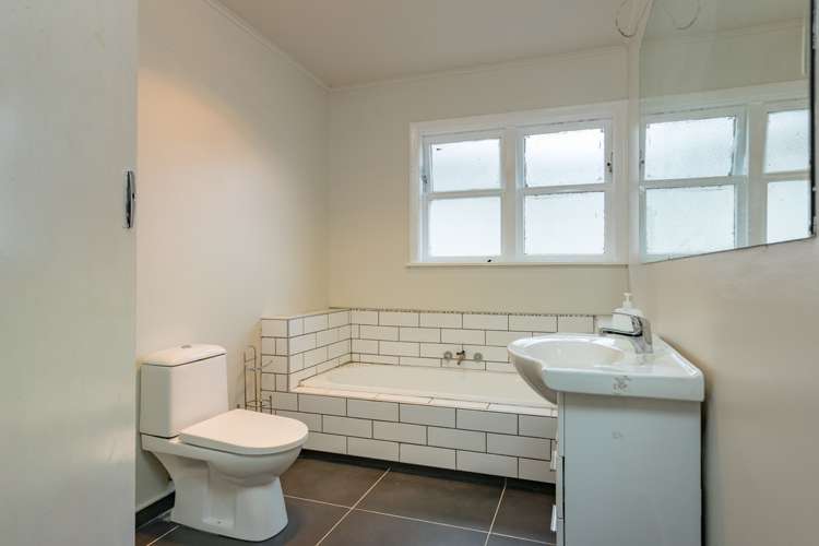 71 Petrie Street Wainuiomata_13