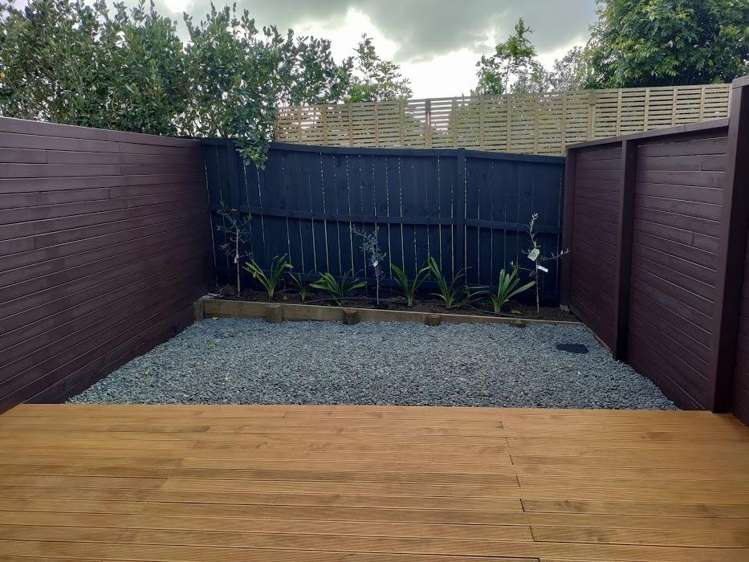 4/9 Beaufield Lane Te Atatu Peninsula_9