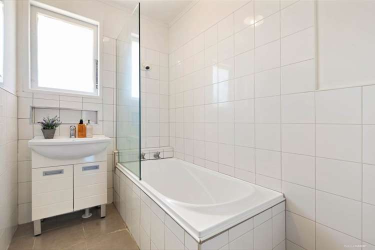 3 Quiet Street Te Atatu South_4