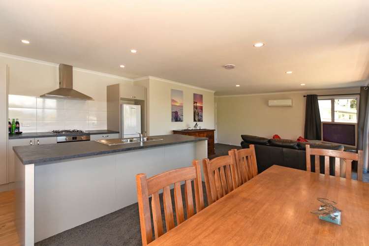 8 Olivias Place Stoke_6