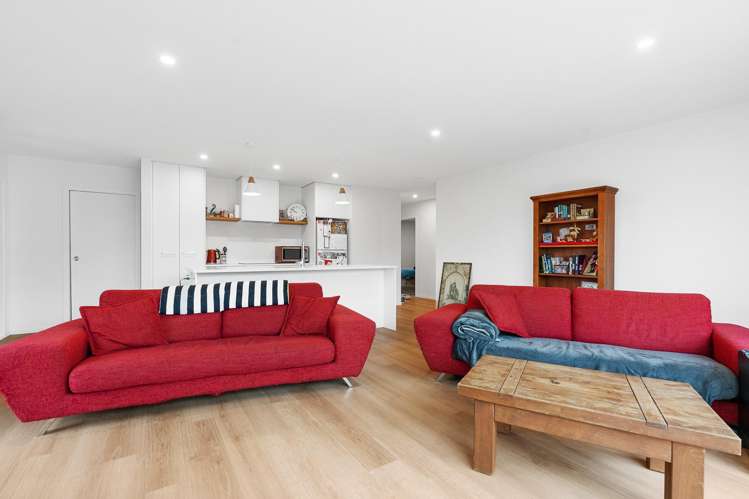 2/16 Makoura Road_3