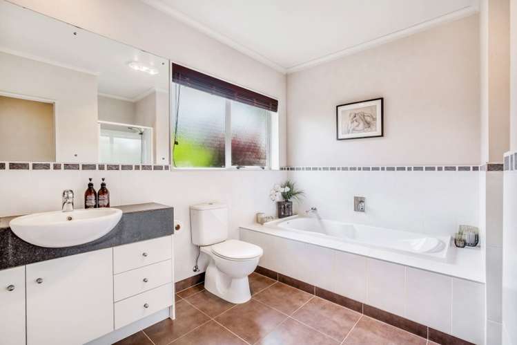 34 Stranraer Crescent Wattle Downs_23