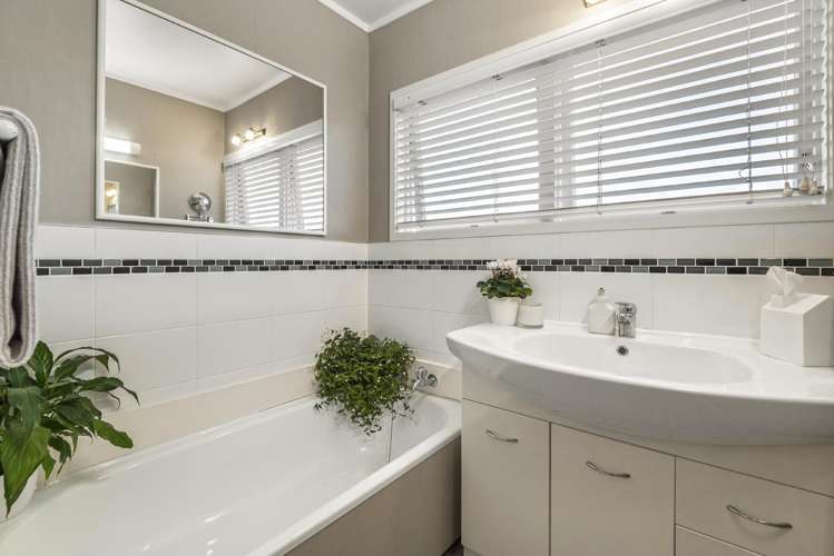 26 Holdaway Avenue Northcote_12