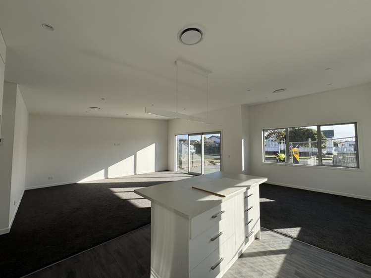 67 Robertson Street_3