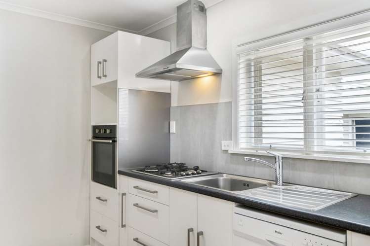 12 Albert Road Kelston_9