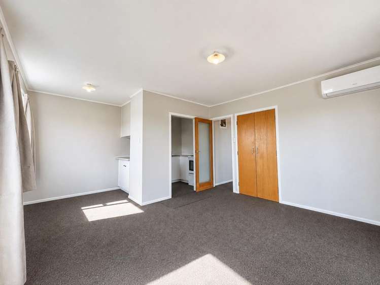 7/10 Trevethick Grove Woburn_7