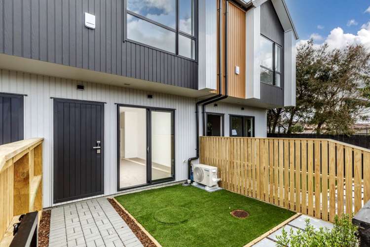 6/4 Glenhaven Place Te Atatu Peninsula_16
