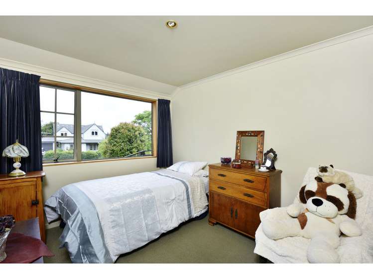 1 Hillplough Heights Richmond_16